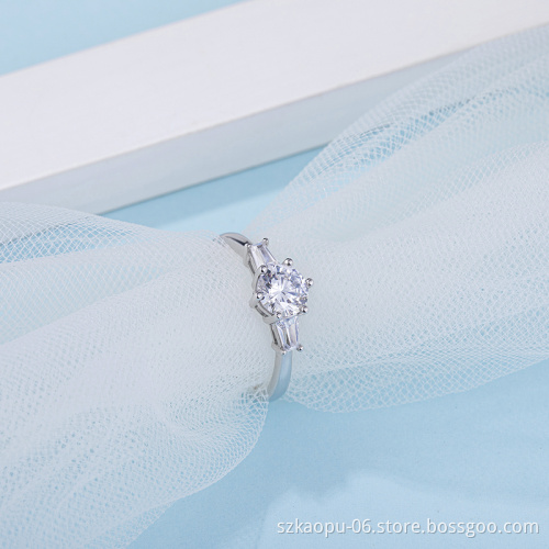 Classic 925  Pure Silver Ring Moissanite Jewelry With Six-prong Created Diamond Luxury Accessory  With Good Quality For Women